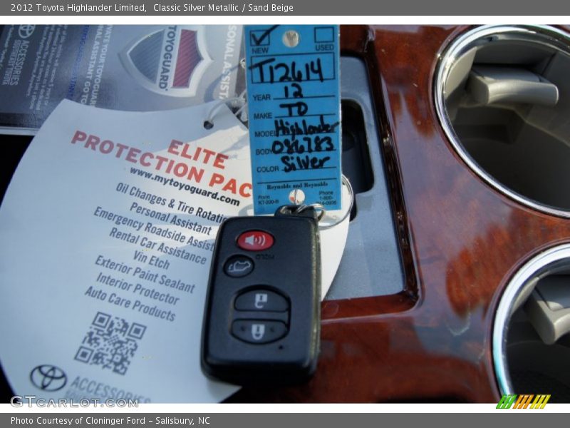 Classic Silver Metallic / Sand Beige 2012 Toyota Highlander Limited