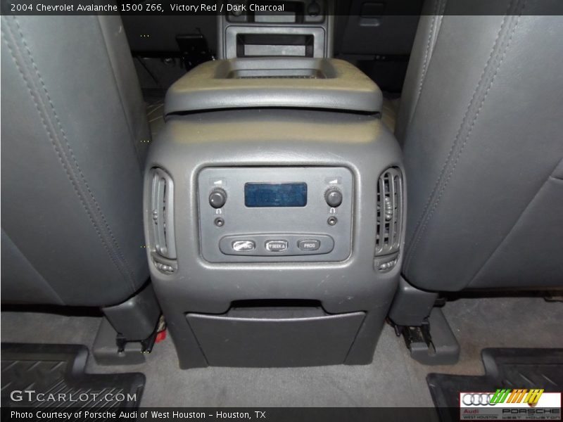Victory Red / Dark Charcoal 2004 Chevrolet Avalanche 1500 Z66