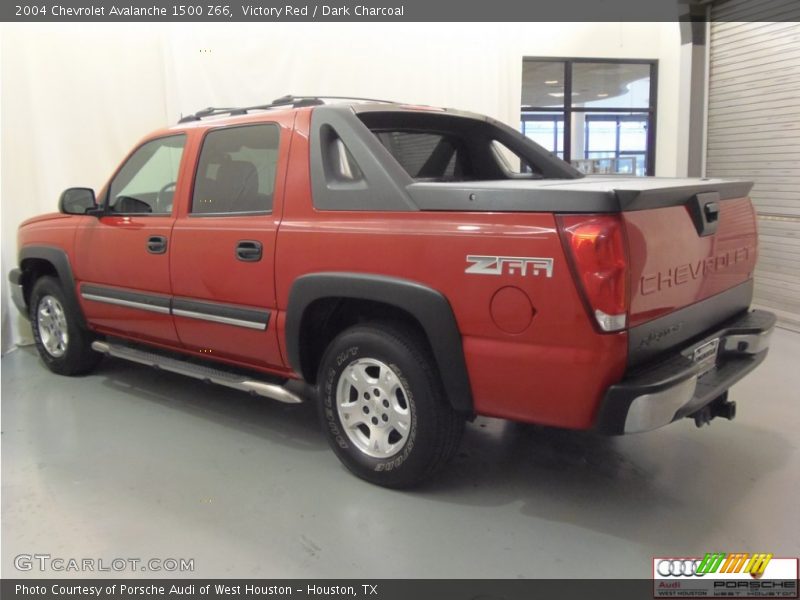 Victory Red / Dark Charcoal 2004 Chevrolet Avalanche 1500 Z66