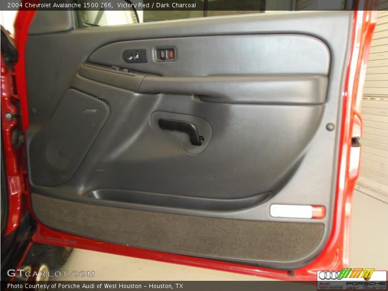 Victory Red / Dark Charcoal 2004 Chevrolet Avalanche 1500 Z66