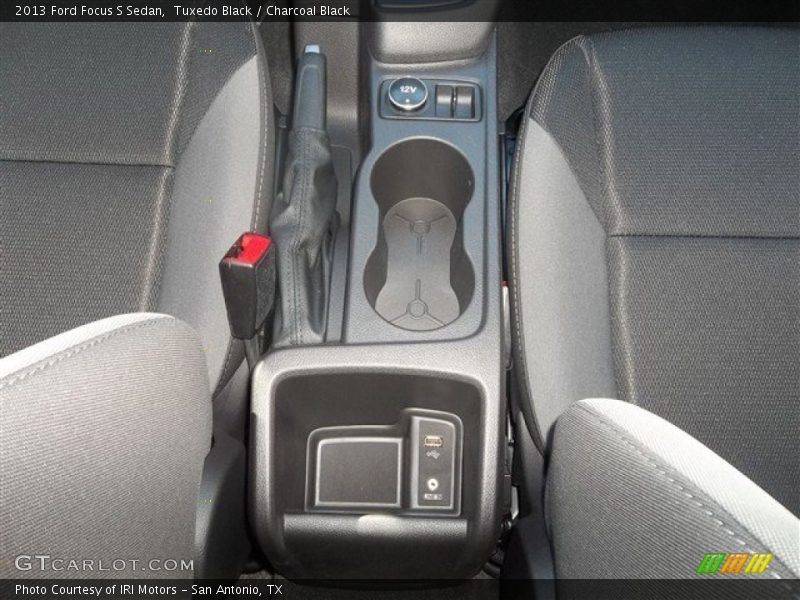 Tuxedo Black / Charcoal Black 2013 Ford Focus S Sedan