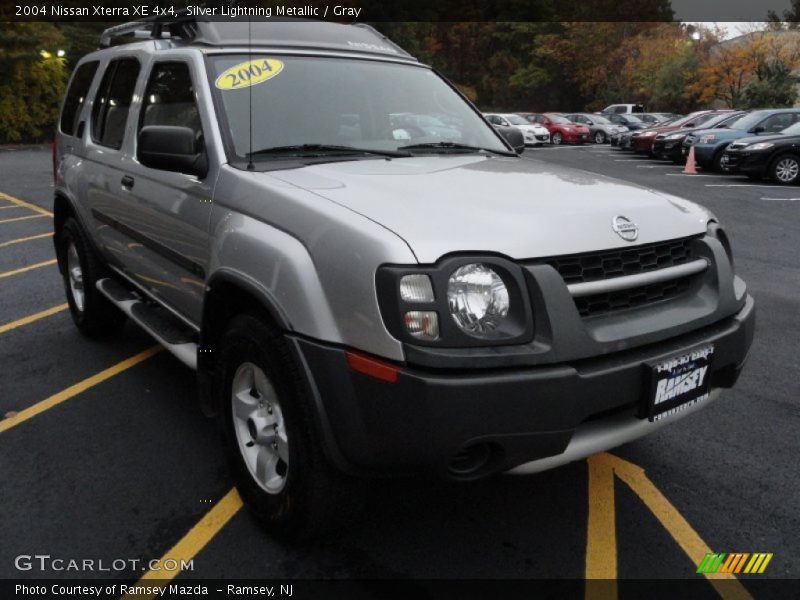 Silver Lightning Metallic / Gray 2004 Nissan Xterra XE 4x4