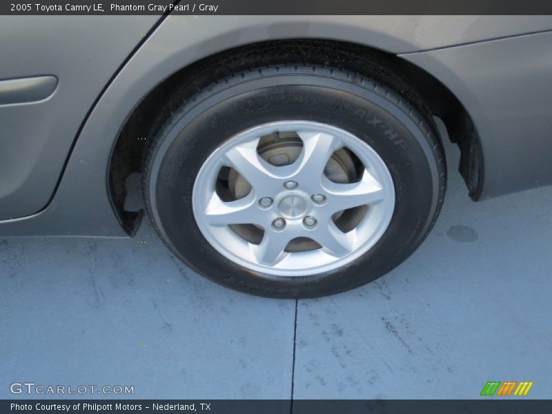 Phantom Gray Pearl / Gray 2005 Toyota Camry LE