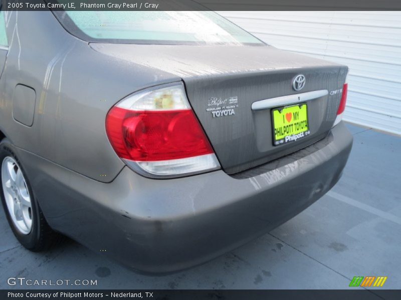 Phantom Gray Pearl / Gray 2005 Toyota Camry LE