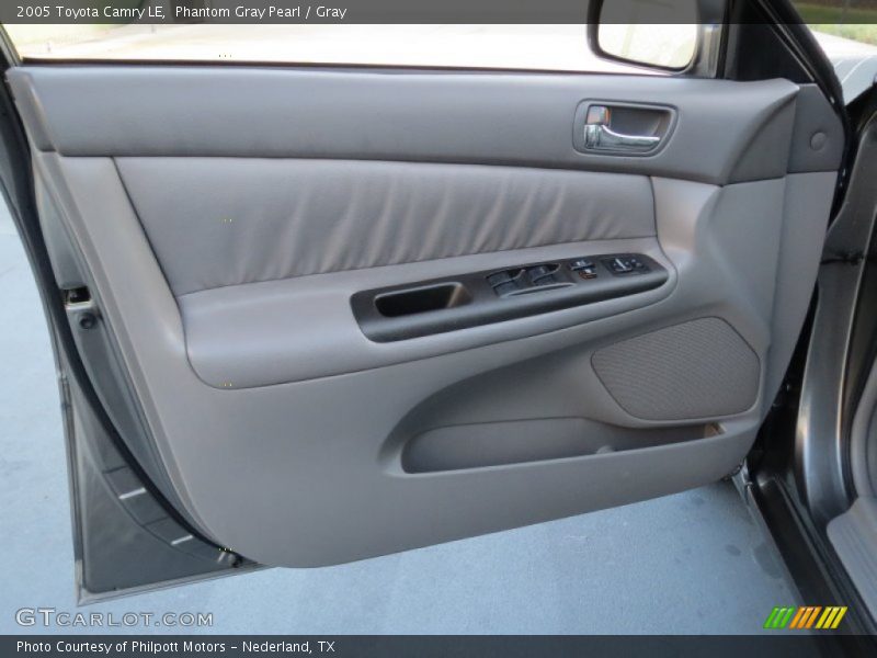 Phantom Gray Pearl / Gray 2005 Toyota Camry LE