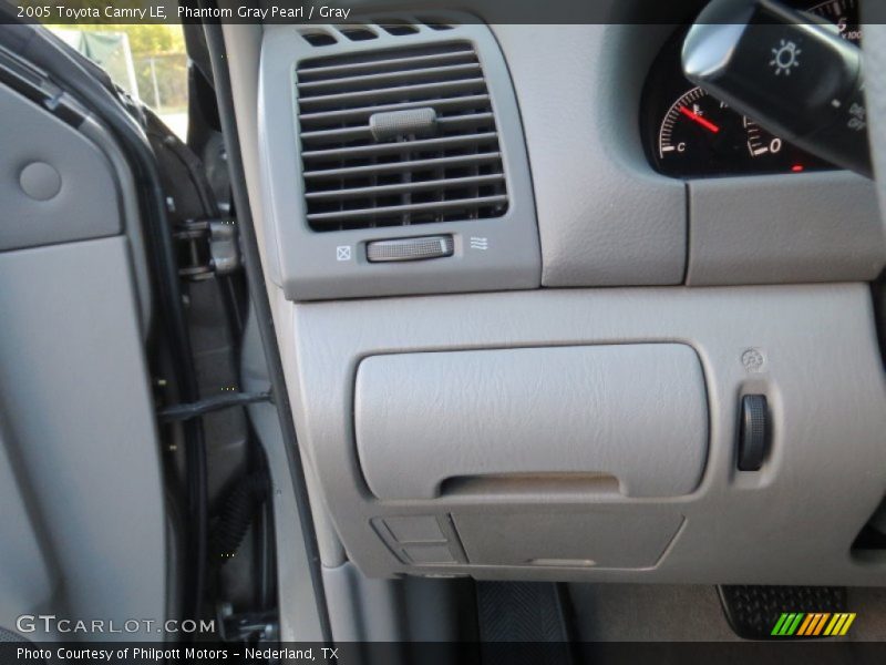 Phantom Gray Pearl / Gray 2005 Toyota Camry LE