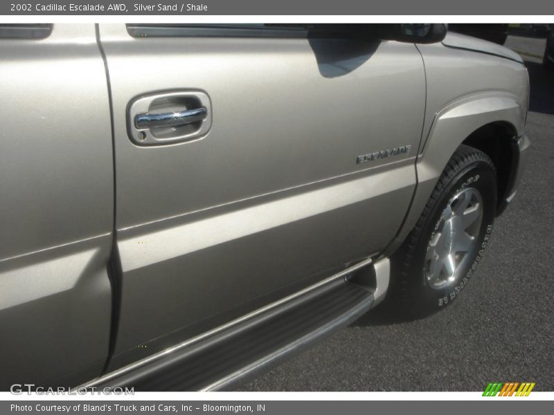 Silver Sand / Shale 2002 Cadillac Escalade AWD