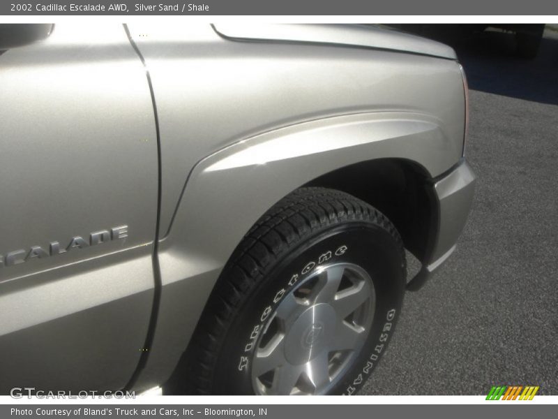 Silver Sand / Shale 2002 Cadillac Escalade AWD