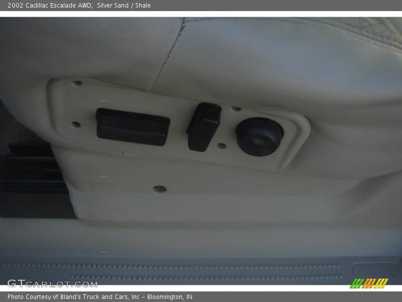 Silver Sand / Shale 2002 Cadillac Escalade AWD