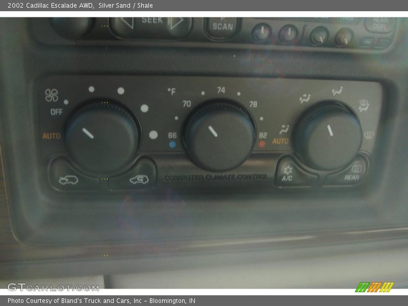 Silver Sand / Shale 2002 Cadillac Escalade AWD