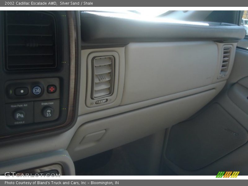 Silver Sand / Shale 2002 Cadillac Escalade AWD