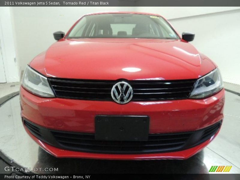 Tornado Red / Titan Black 2011 Volkswagen Jetta S Sedan