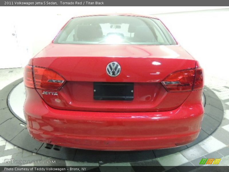 Tornado Red / Titan Black 2011 Volkswagen Jetta S Sedan