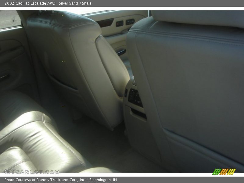 Silver Sand / Shale 2002 Cadillac Escalade AWD