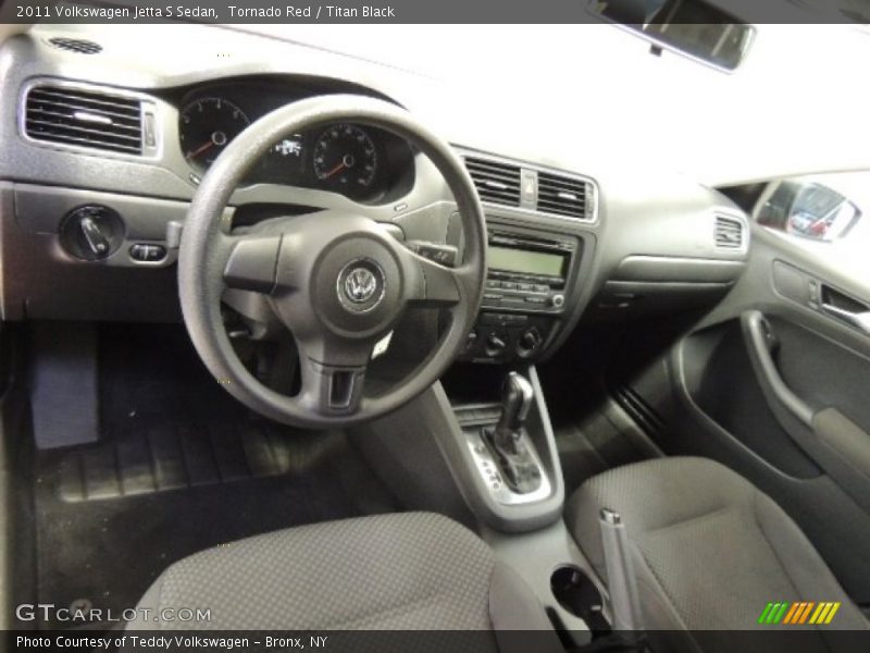 Tornado Red / Titan Black 2011 Volkswagen Jetta S Sedan