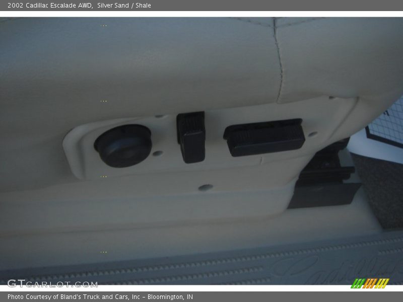 Silver Sand / Shale 2002 Cadillac Escalade AWD