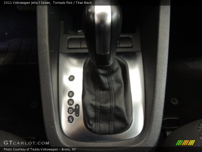 Tornado Red / Titan Black 2011 Volkswagen Jetta S Sedan