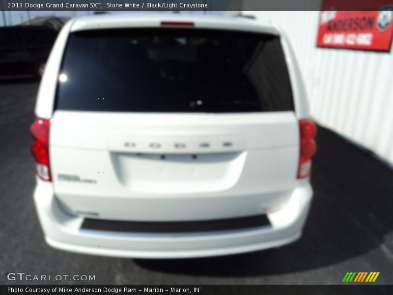 Stone White / Black/Light Graystone 2013 Dodge Grand Caravan SXT