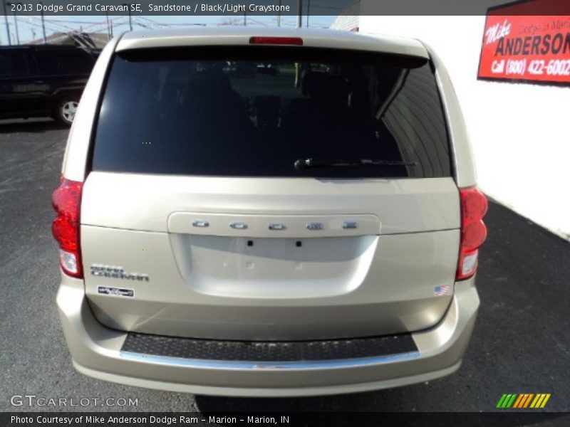 Sandstone / Black/Light Graystone 2013 Dodge Grand Caravan SE