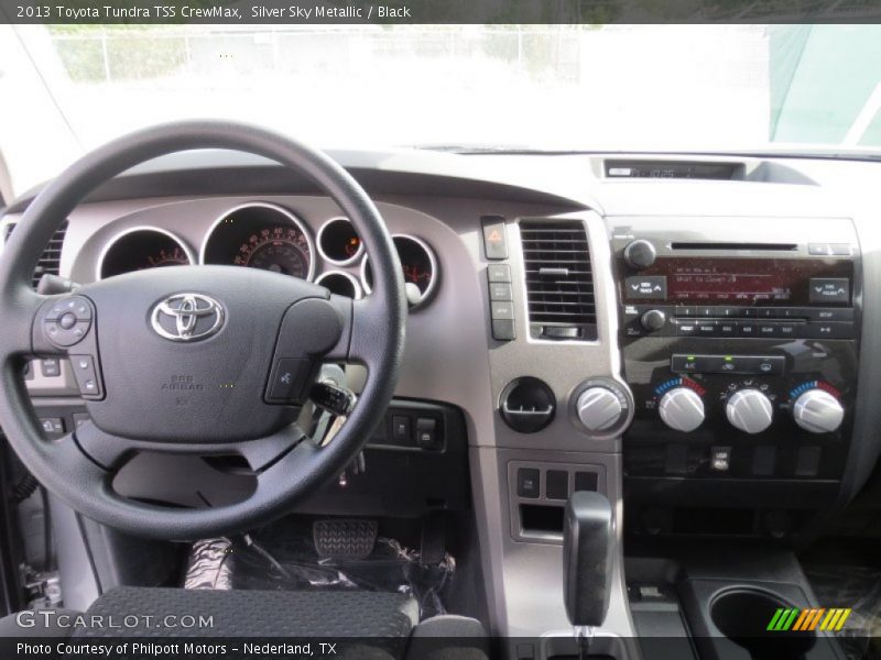 Dashboard of 2013 Tundra TSS CrewMax