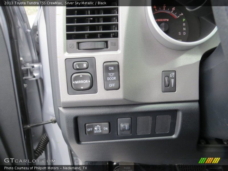 Controls of 2013 Tundra TSS CrewMax