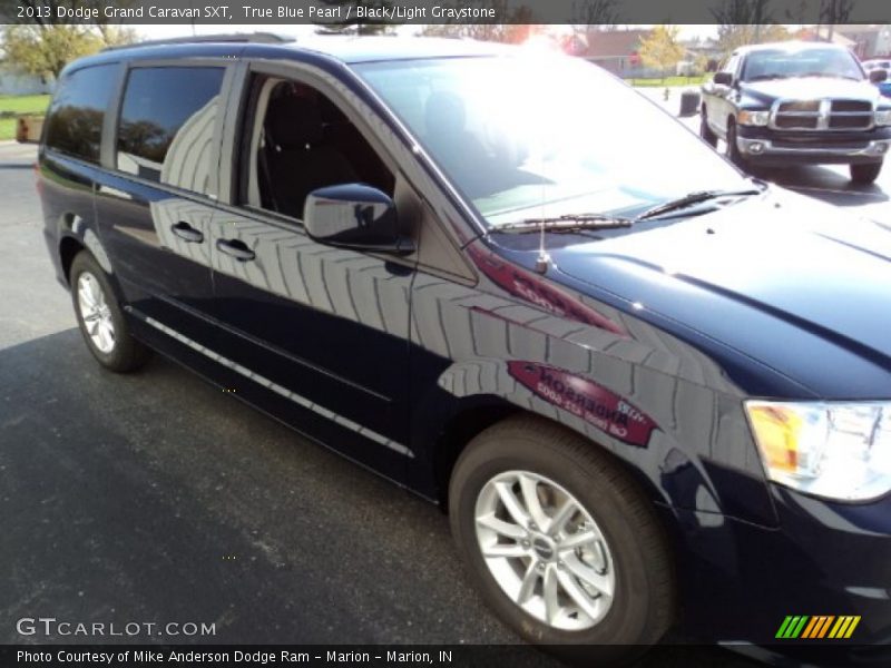 True Blue Pearl / Black/Light Graystone 2013 Dodge Grand Caravan SXT