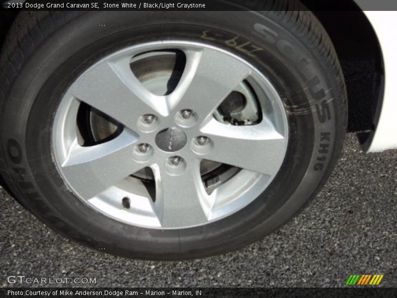 Stone White / Black/Light Graystone 2013 Dodge Grand Caravan SE