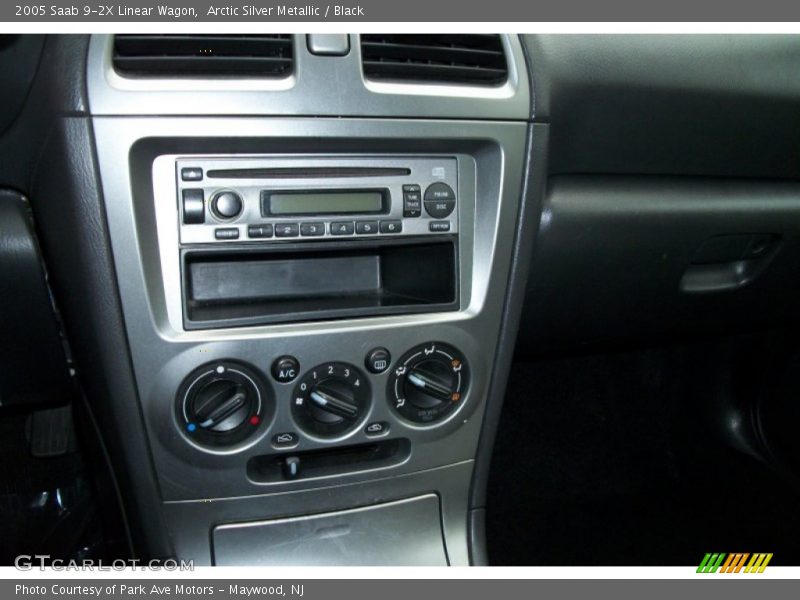 Arctic Silver Metallic / Black 2005 Saab 9-2X Linear Wagon