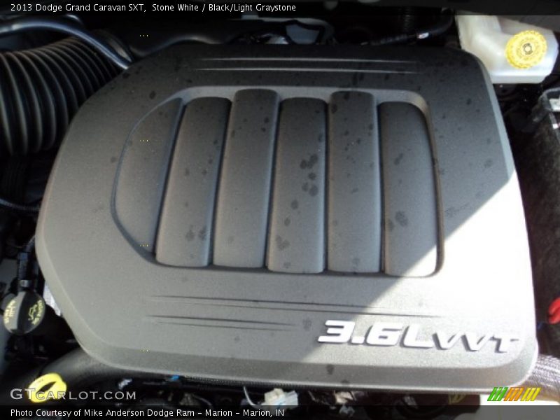 Stone White / Black/Light Graystone 2013 Dodge Grand Caravan SXT