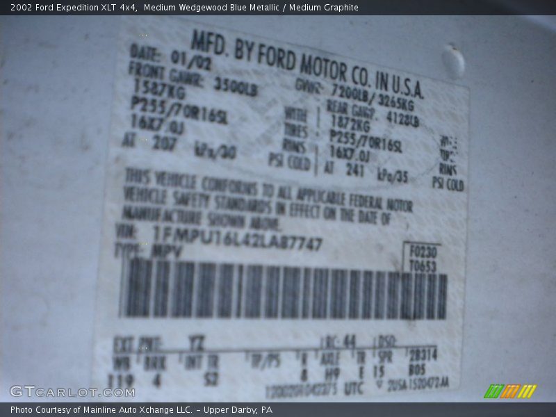 Medium Wedgewood Blue Metallic / Medium Graphite 2002 Ford Expedition XLT 4x4