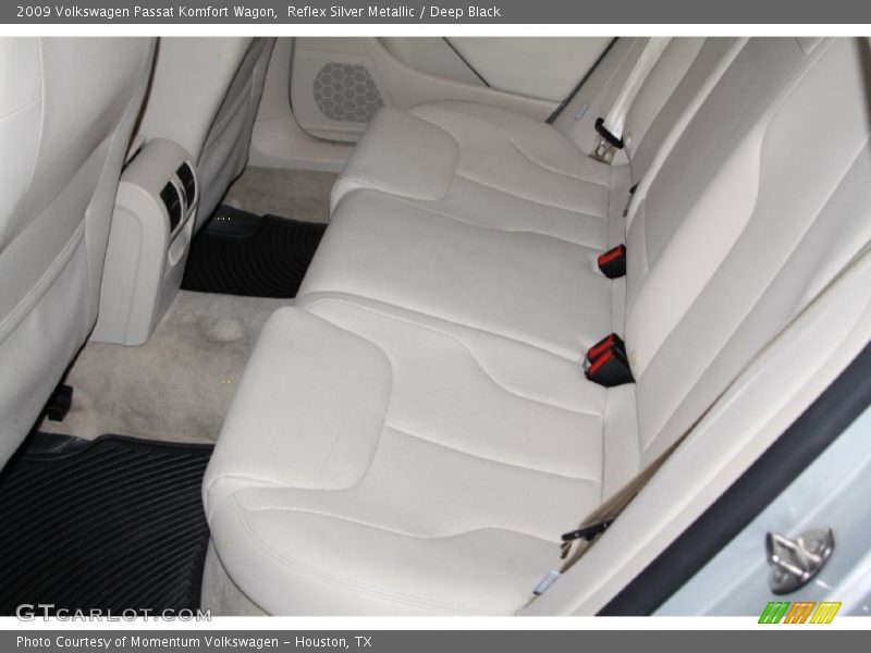 Reflex Silver Metallic / Deep Black 2009 Volkswagen Passat Komfort Wagon