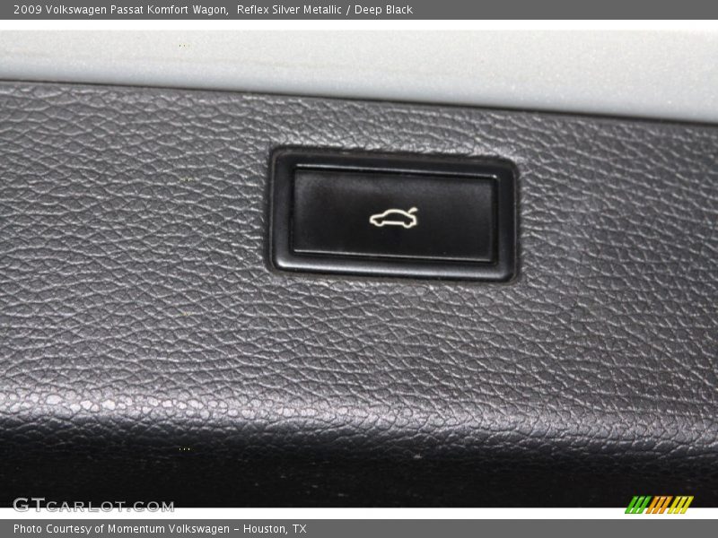 Reflex Silver Metallic / Deep Black 2009 Volkswagen Passat Komfort Wagon