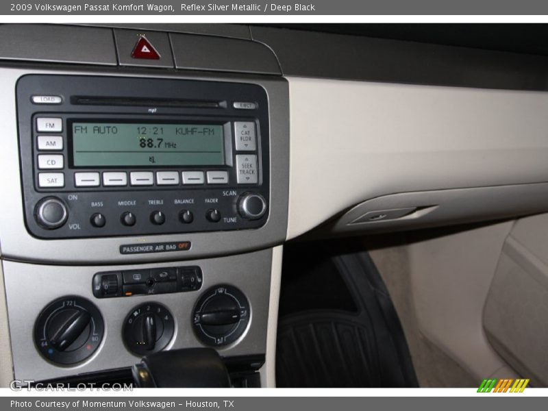 Reflex Silver Metallic / Deep Black 2009 Volkswagen Passat Komfort Wagon