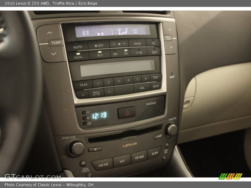 Controls of 2010 IS 250 AWD