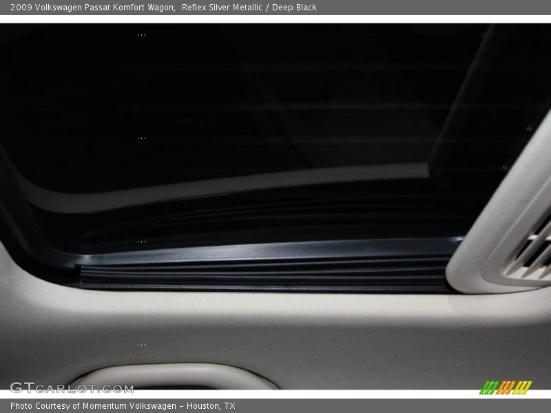 Reflex Silver Metallic / Deep Black 2009 Volkswagen Passat Komfort Wagon