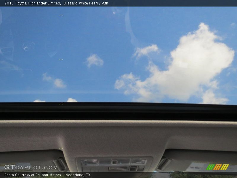 Blizzard White Pearl / Ash 2013 Toyota Highlander Limited
