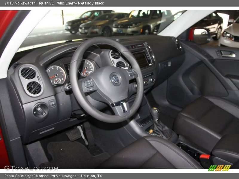 Wild Cherry Metallic / Black 2013 Volkswagen Tiguan SE