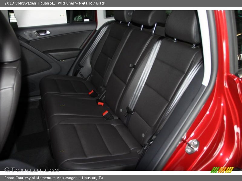 Wild Cherry Metallic / Black 2013 Volkswagen Tiguan SE