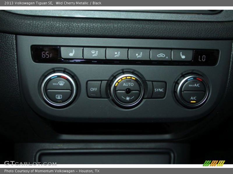 Wild Cherry Metallic / Black 2013 Volkswagen Tiguan SE
