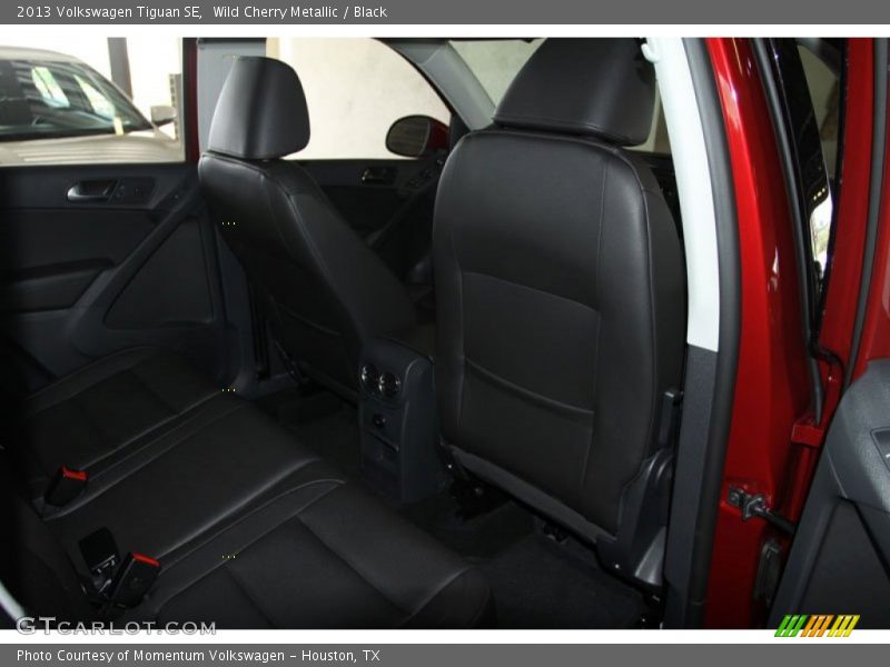 Wild Cherry Metallic / Black 2013 Volkswagen Tiguan SE