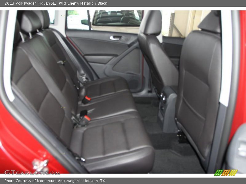 Wild Cherry Metallic / Black 2013 Volkswagen Tiguan SE