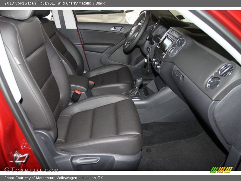 Wild Cherry Metallic / Black 2013 Volkswagen Tiguan SE