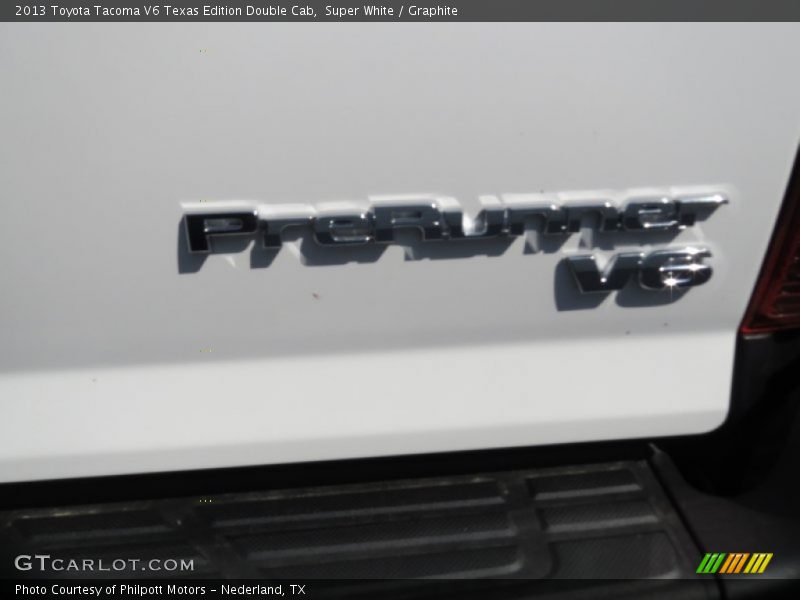 Super White / Graphite 2013 Toyota Tacoma V6 Texas Edition Double Cab