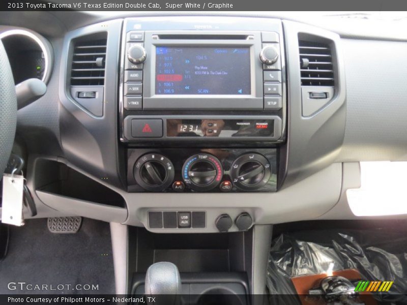 Super White / Graphite 2013 Toyota Tacoma V6 Texas Edition Double Cab