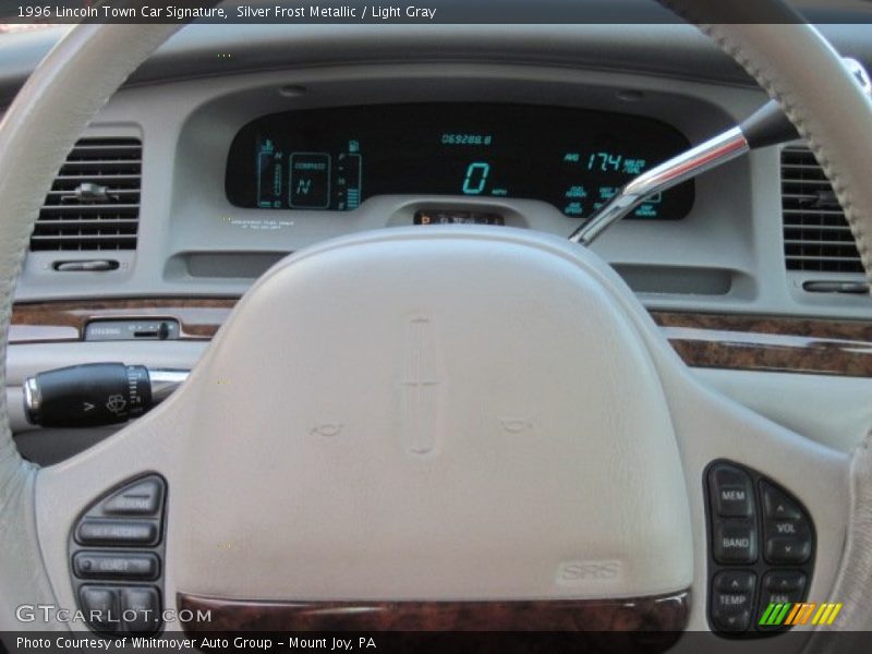Silver Frost Metallic / Light Gray 1996 Lincoln Town Car Signature