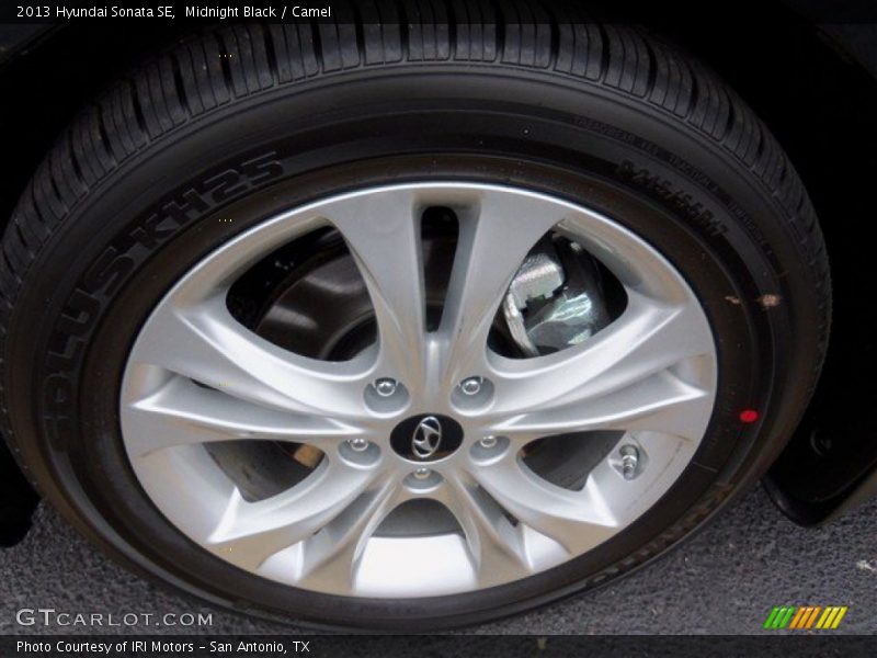 Midnight Black / Camel 2013 Hyundai Sonata SE