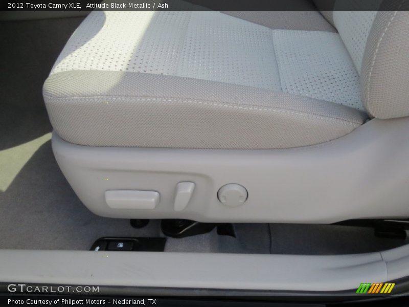 Attitude Black Metallic / Ash 2012 Toyota Camry XLE