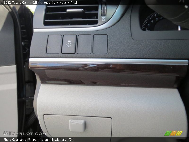 Attitude Black Metallic / Ash 2012 Toyota Camry XLE