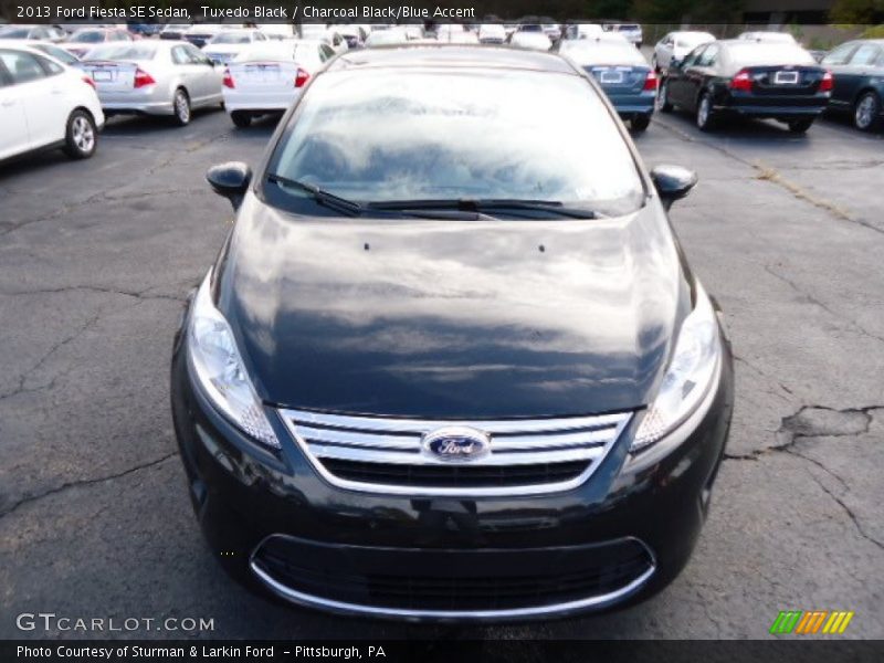 Tuxedo Black / Charcoal Black/Blue Accent 2013 Ford Fiesta SE Sedan