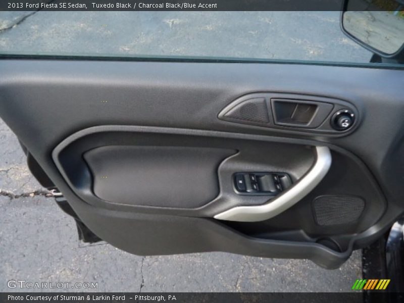 Door Panel of 2013 Fiesta SE Sedan